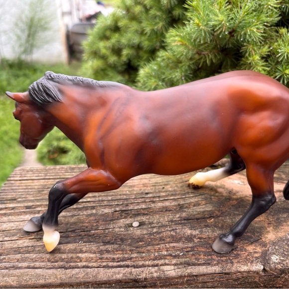 Breyer Cutting Horse and Calf - Picture 5 of 9
